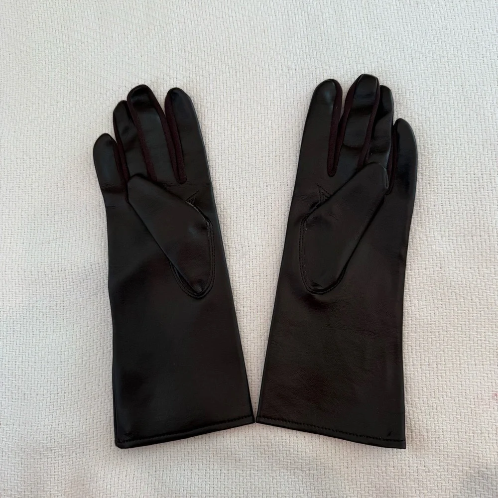 Lightweight Dark Brown Driving Gloves with Embroidered Detail